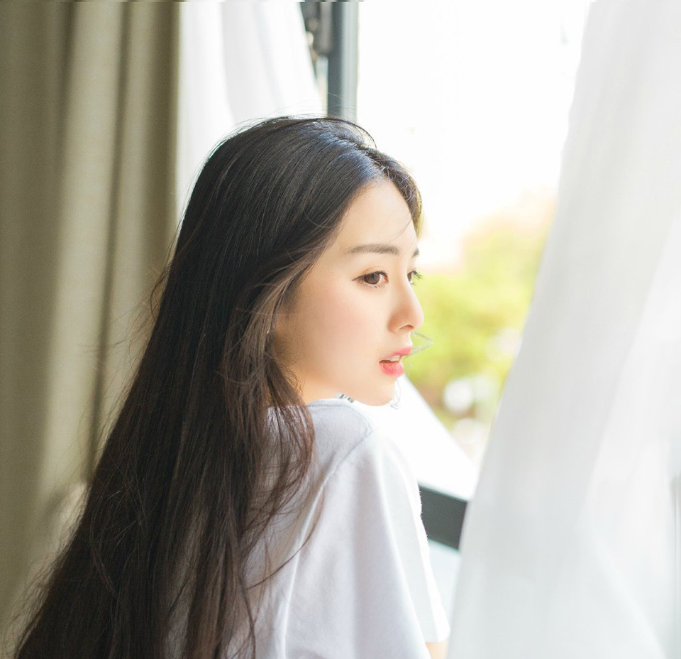 如今刘璋已降，庞统一边开始稳定成都政局，一边安排人手开始招降巴郡各处城池，而魏延则着手布置那归降的十三万蜀军。